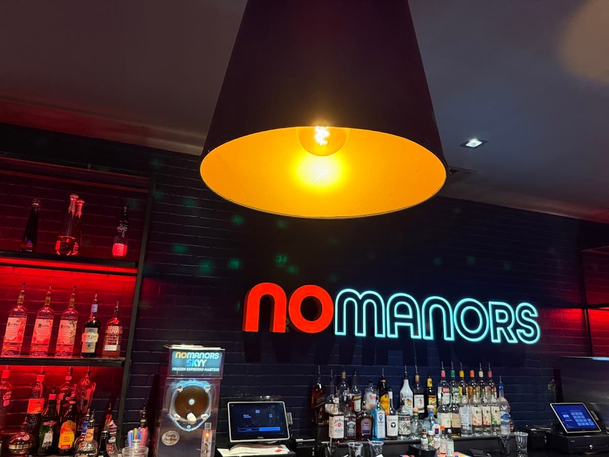 No Manors Bar & Lounge