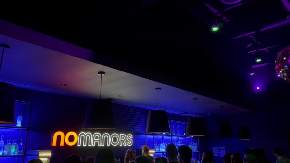 No Manors Bar & Lounge — foto