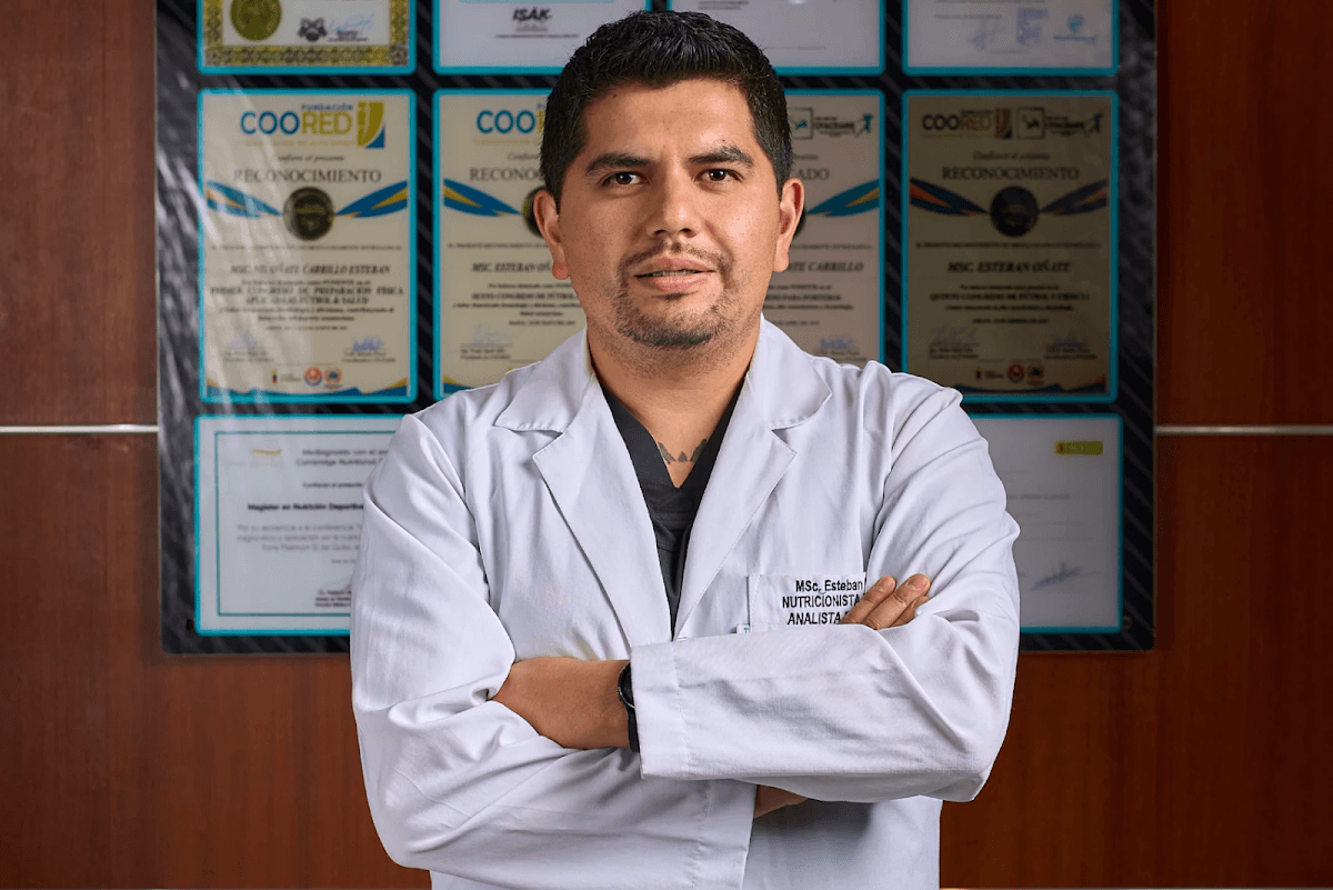 Esteban Oñate - Nutricionista Quito - Nutrición Especializada - Nutricionistas Quito - Entrenamiento Quito