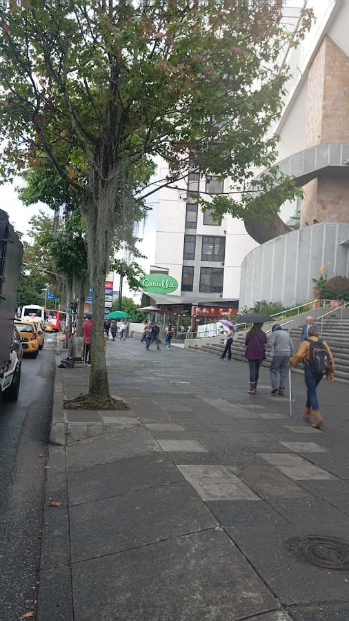 Centro Comercial Cable Plaza — foto