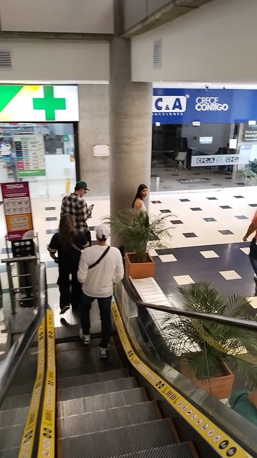 Centro Comercial Cable Plaza — foto