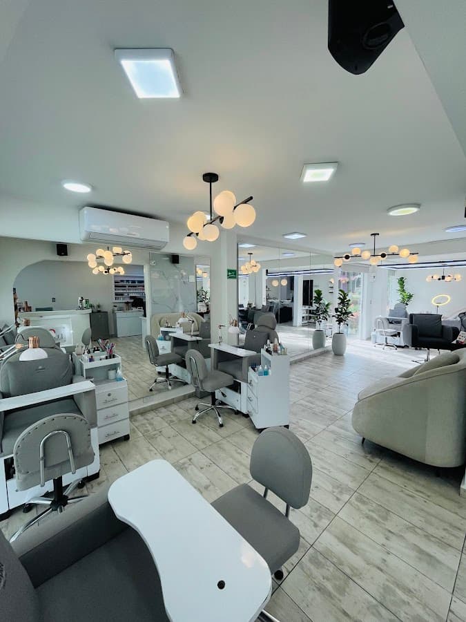 Lujan Beauty House | Uñas | Cabello | Cejas | Pestañas | Depilación | Limpieza Facial — foto