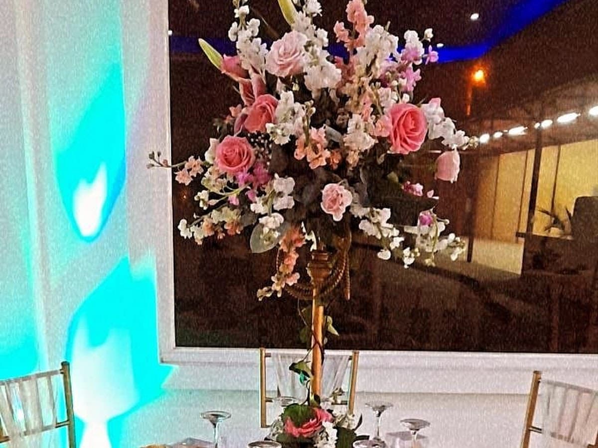 BANQUETES Y EVENTOS ALTA SOCIEDAD — foto