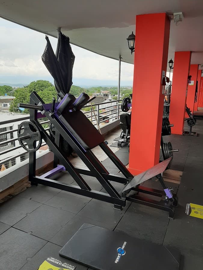 Iron Paradise Gym — foto