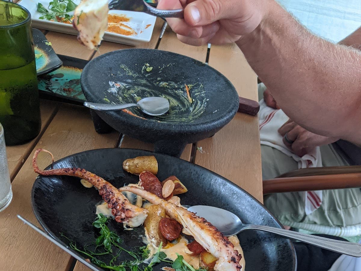 Avocado Grill — foto