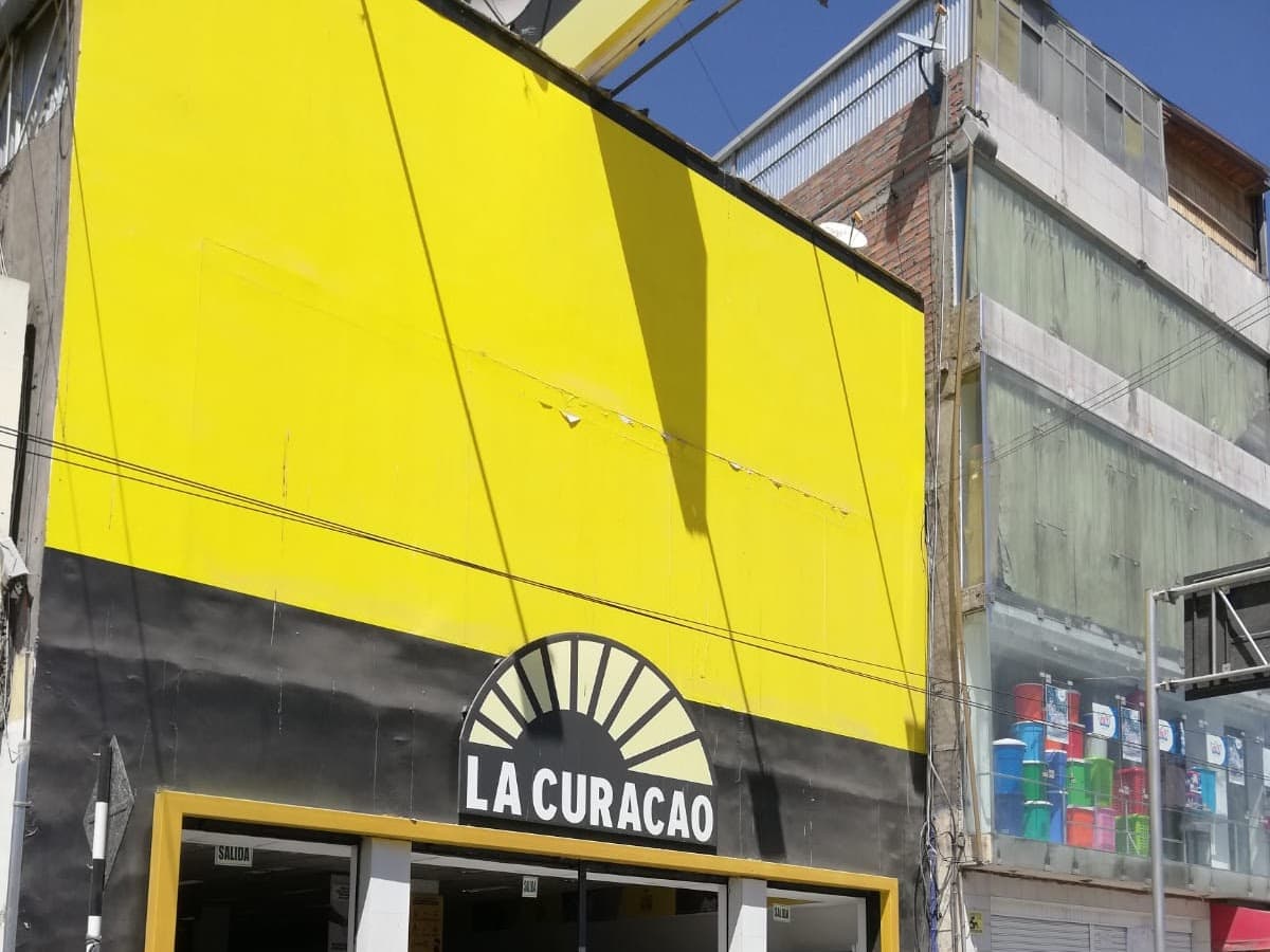 Tiendas EFE Arequipa - Avelino Cáceres — foto