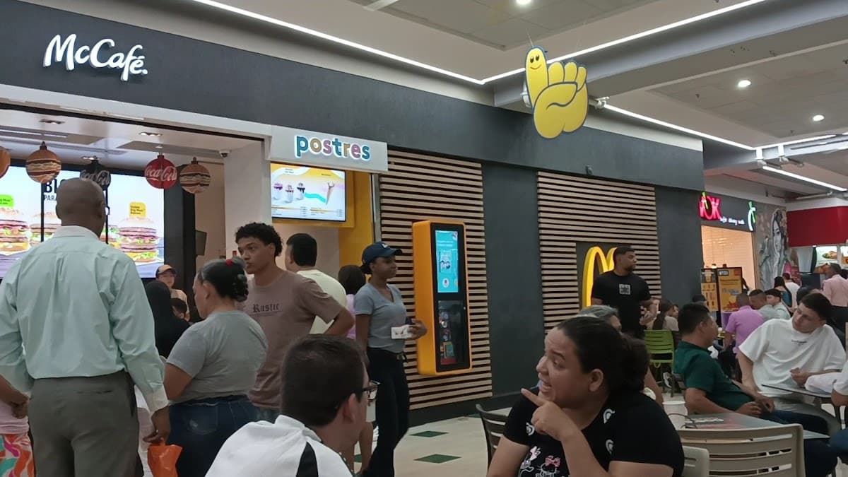 Centro Comercial Unico Outlet 2 — foto