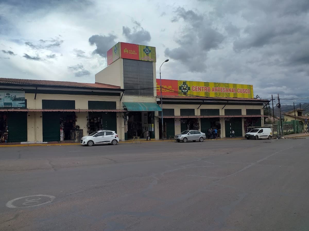 MERCADO ARTESANAL DE CUSCO PERÚ