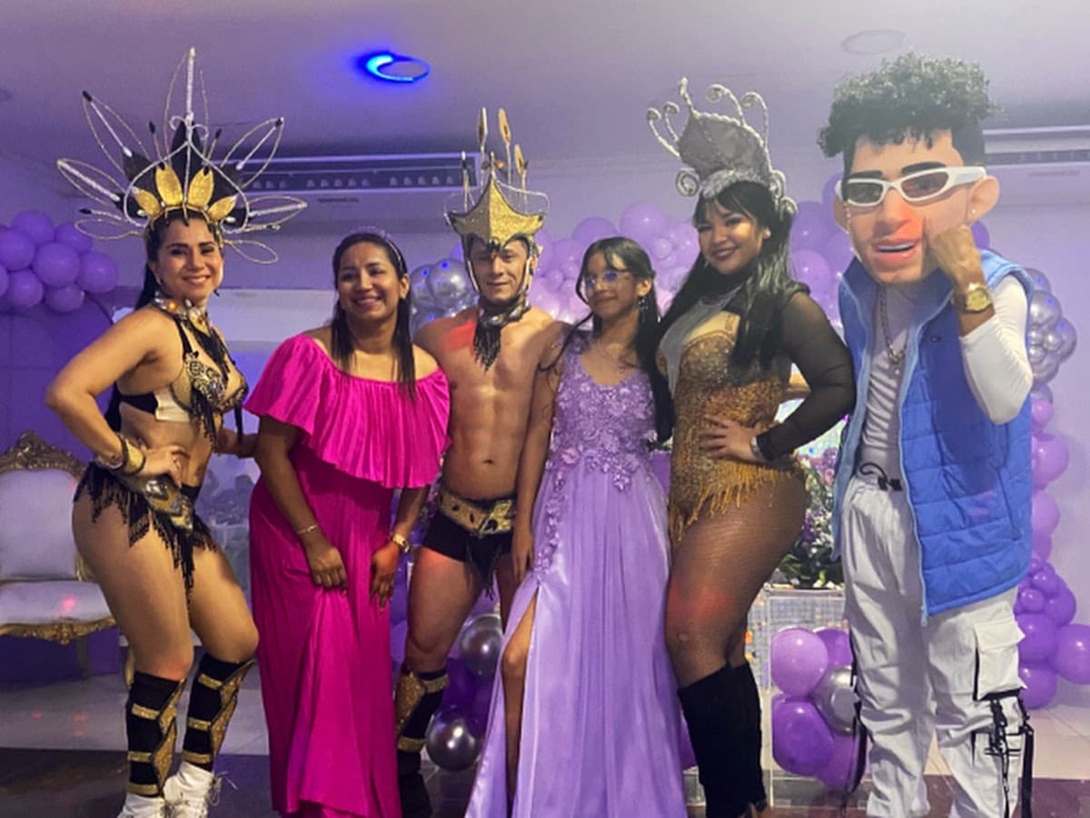 EcuaLed Show Robots Gigantes Led Guayaquil — foto