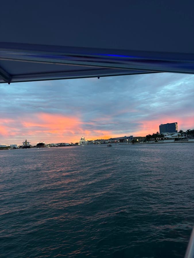 Sea Rocket Sightseeing Cruises — foto