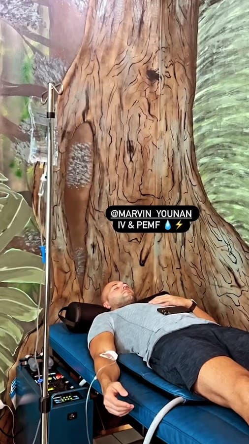 RECVR • IV Therapy • Sports Therapy — foto