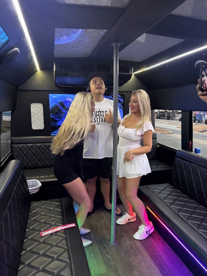 Jax Party Bus & Limousine — foto
