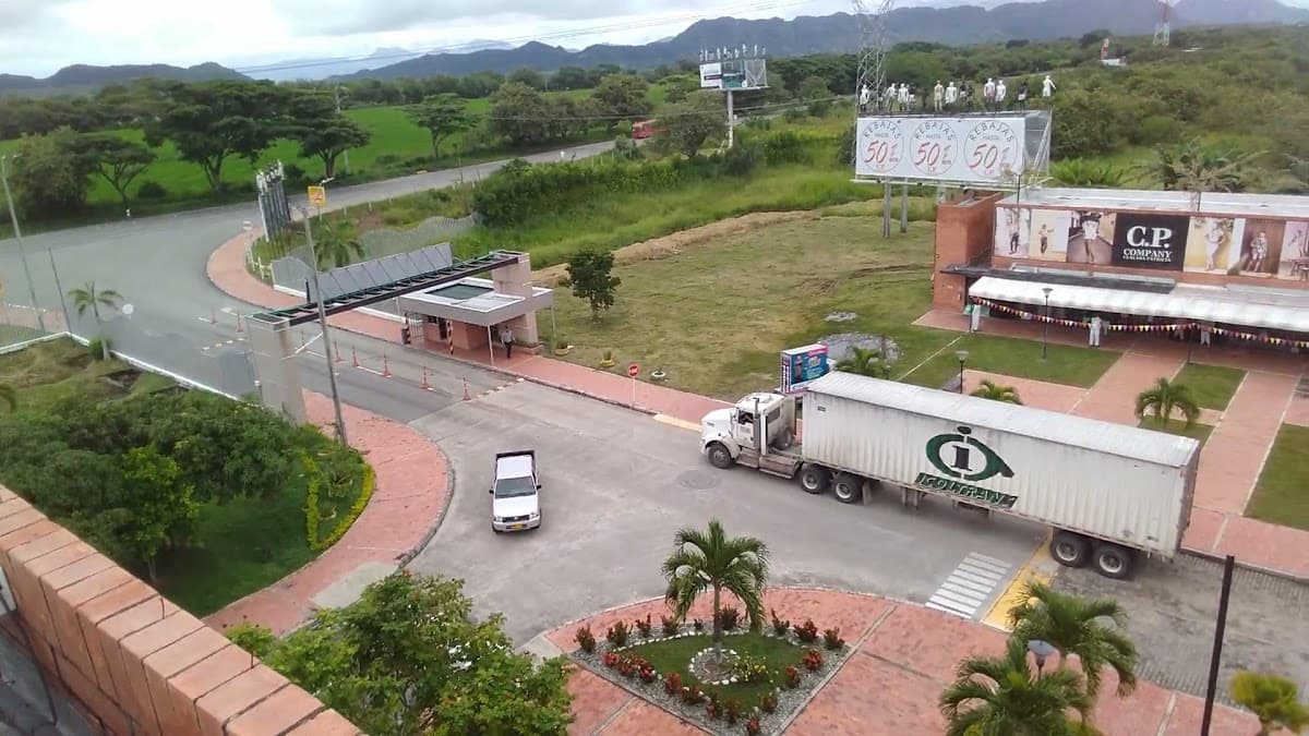 OIKOS | Parque Logístico Nacional Del Tolima — foto