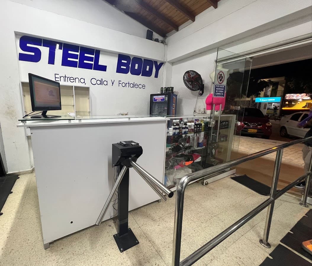 Steel Body — foto