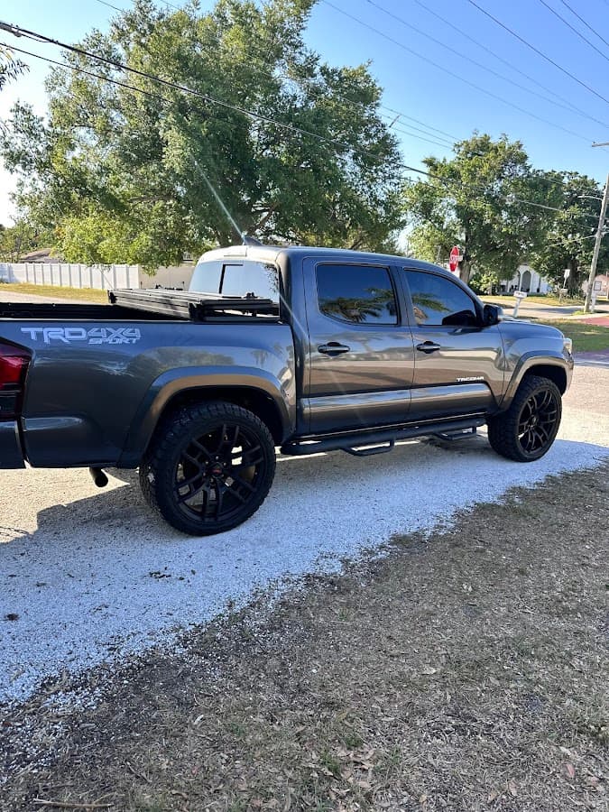 Paul's Auto & Collision — foto