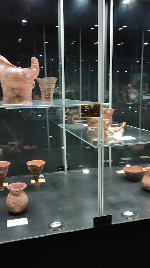 Museo Nacional de Etnografía y Folklore (MUSEF) — foto