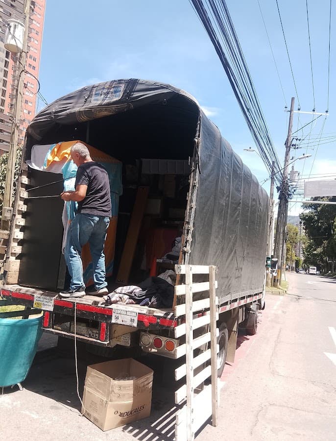MUDANZAS Y LOGÍSTICA — foto