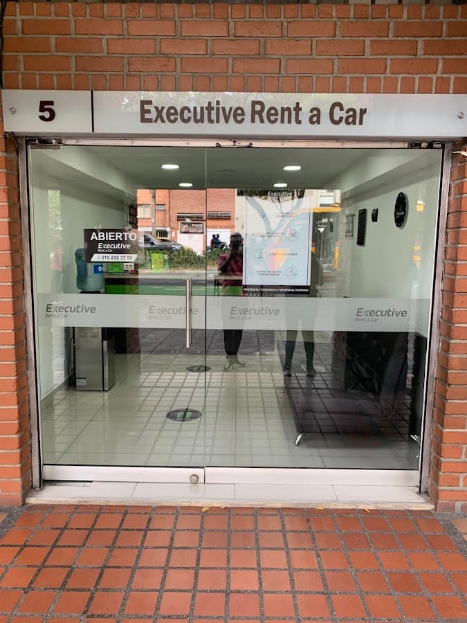 Executive Rent a Car - Medellín — foto