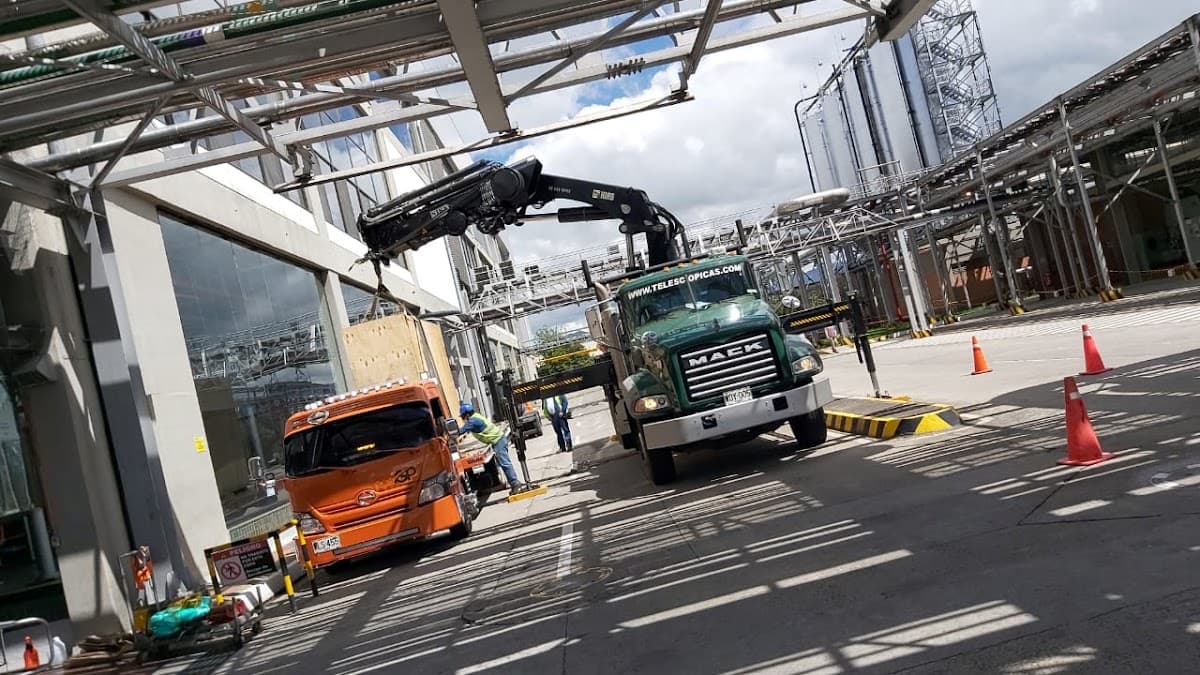 GRUPO OPERATIVO LOGISTICA Y TRANSPORTES SAS — foto