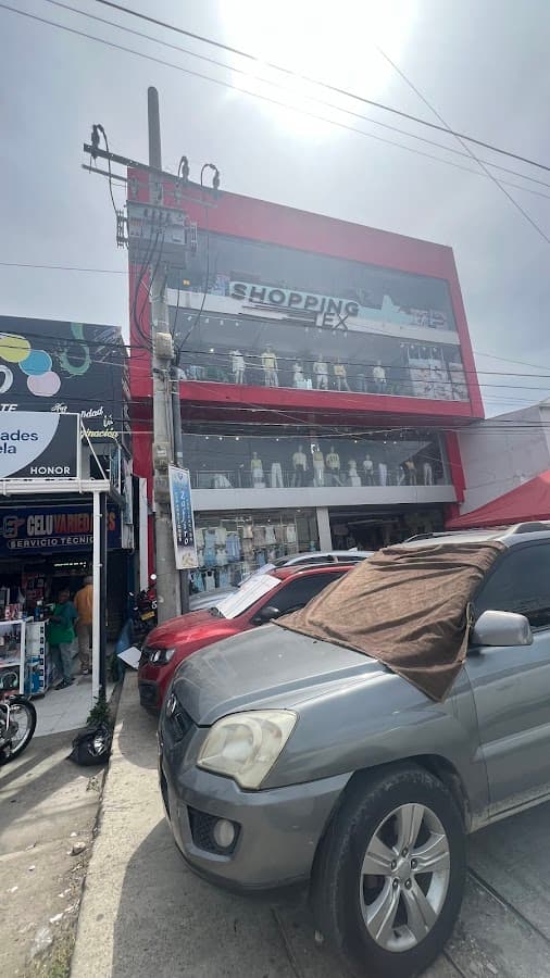 Multicentro La Plazuela — foto