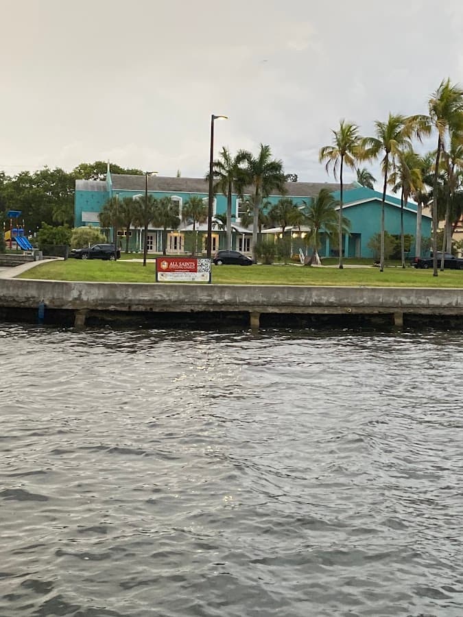 Tipsy Parrot Tiki Cruises — foto