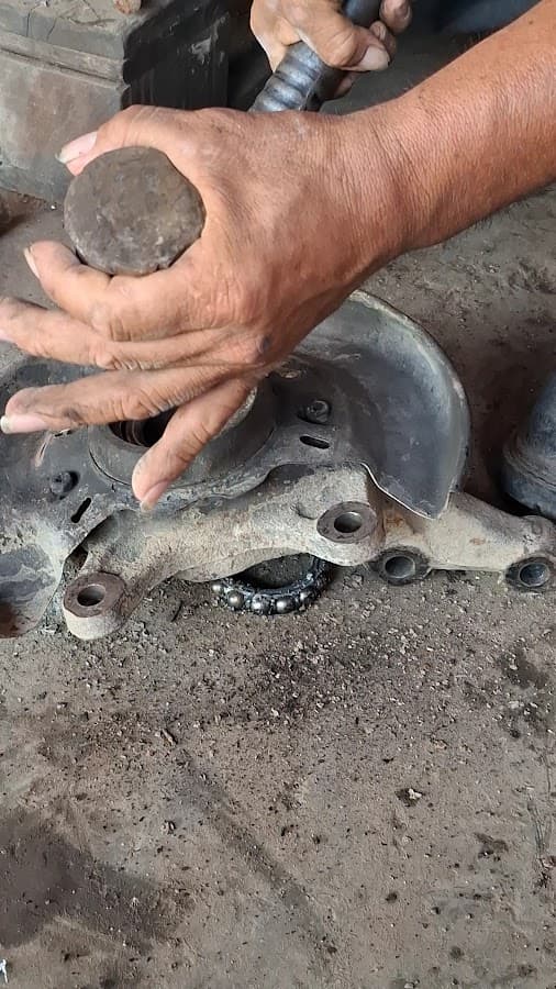 Motores y Repuestos "TICOLANDIA" — foto