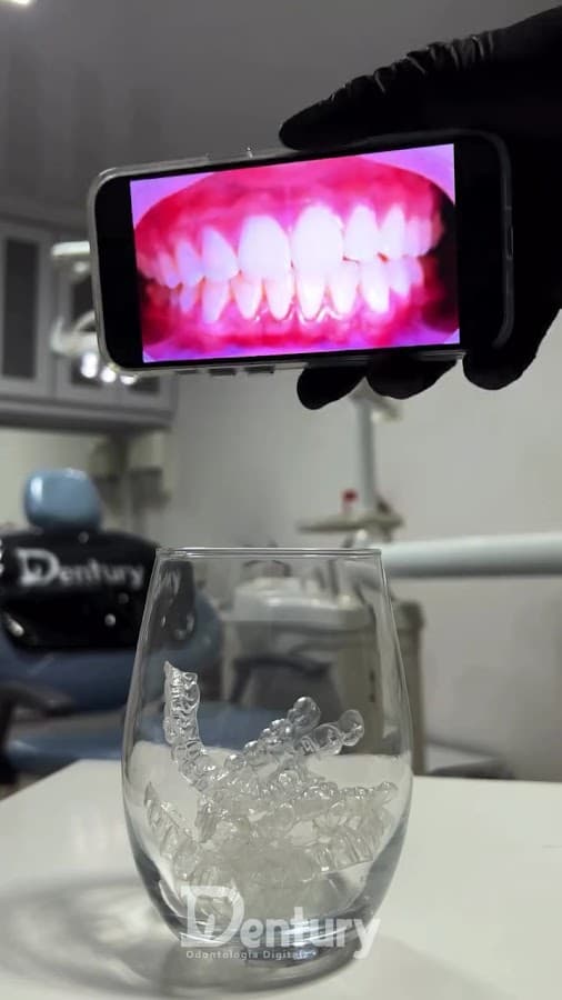 Dentury by Dr. Diego Arellano — foto