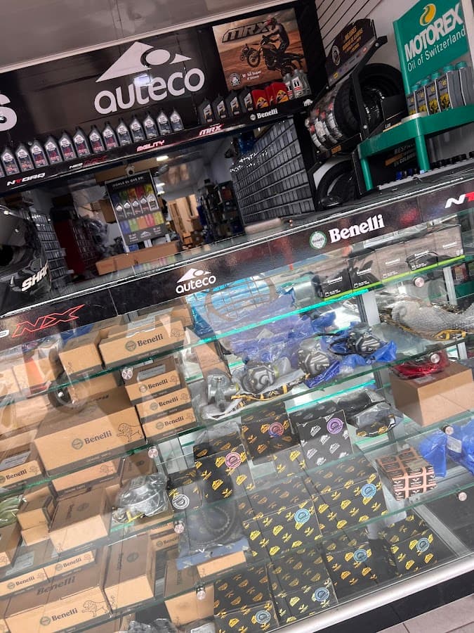 Auteco Repuestos 01 — foto