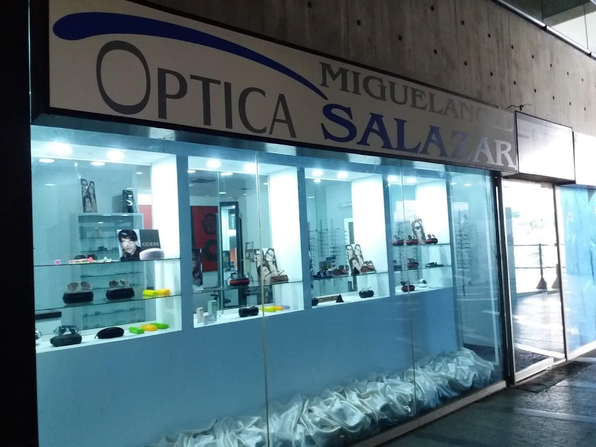 Óptica Miguelangel Salazar — foto