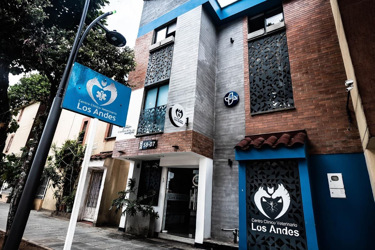 Centro Clínico Veterinario los Andes