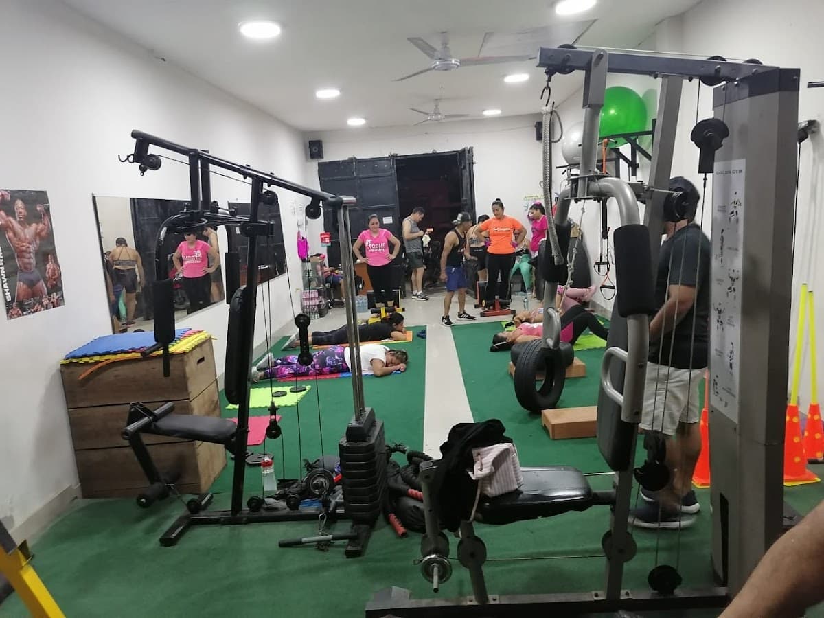 CENTRO DE ACONDICIONAMIENTO FISICO LUQUE FUNCTIONAL TRAINING — foto