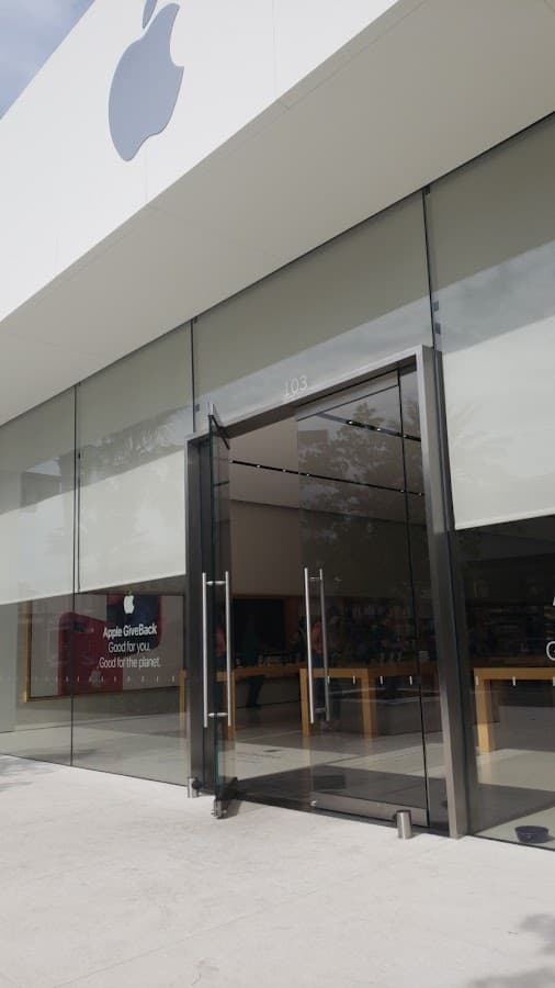 Apple St. Johns Town Center