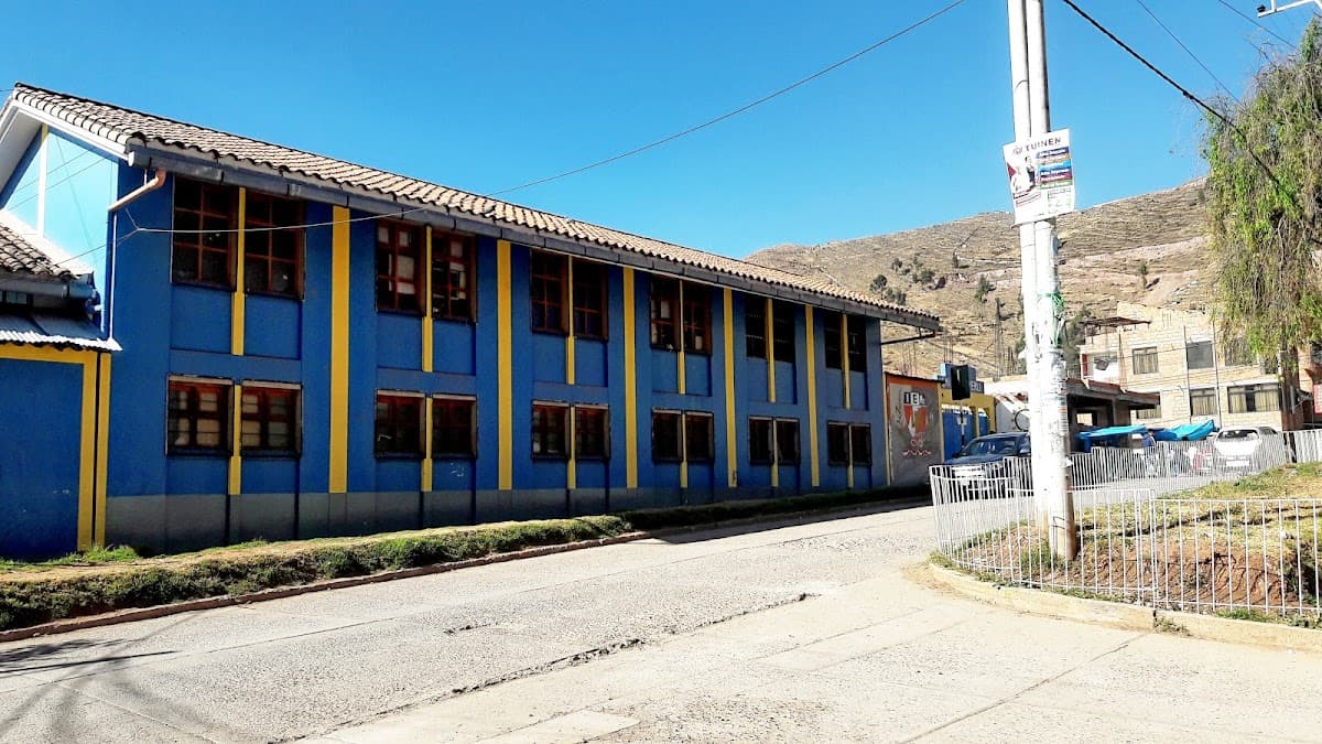 COLEGIO VIVA EL PERÚ Cusco — foto