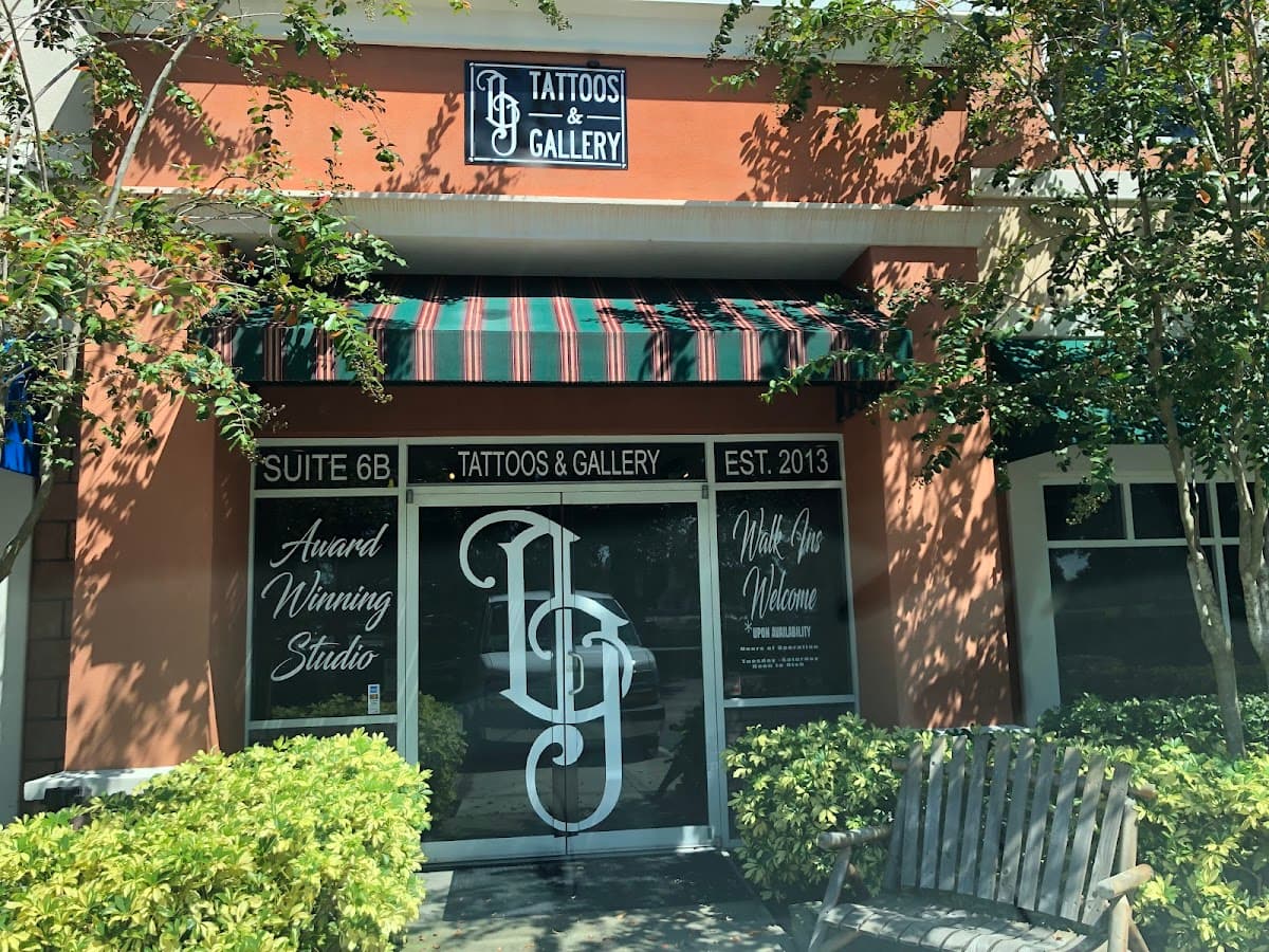 OG Tattoos & Gallery — foto