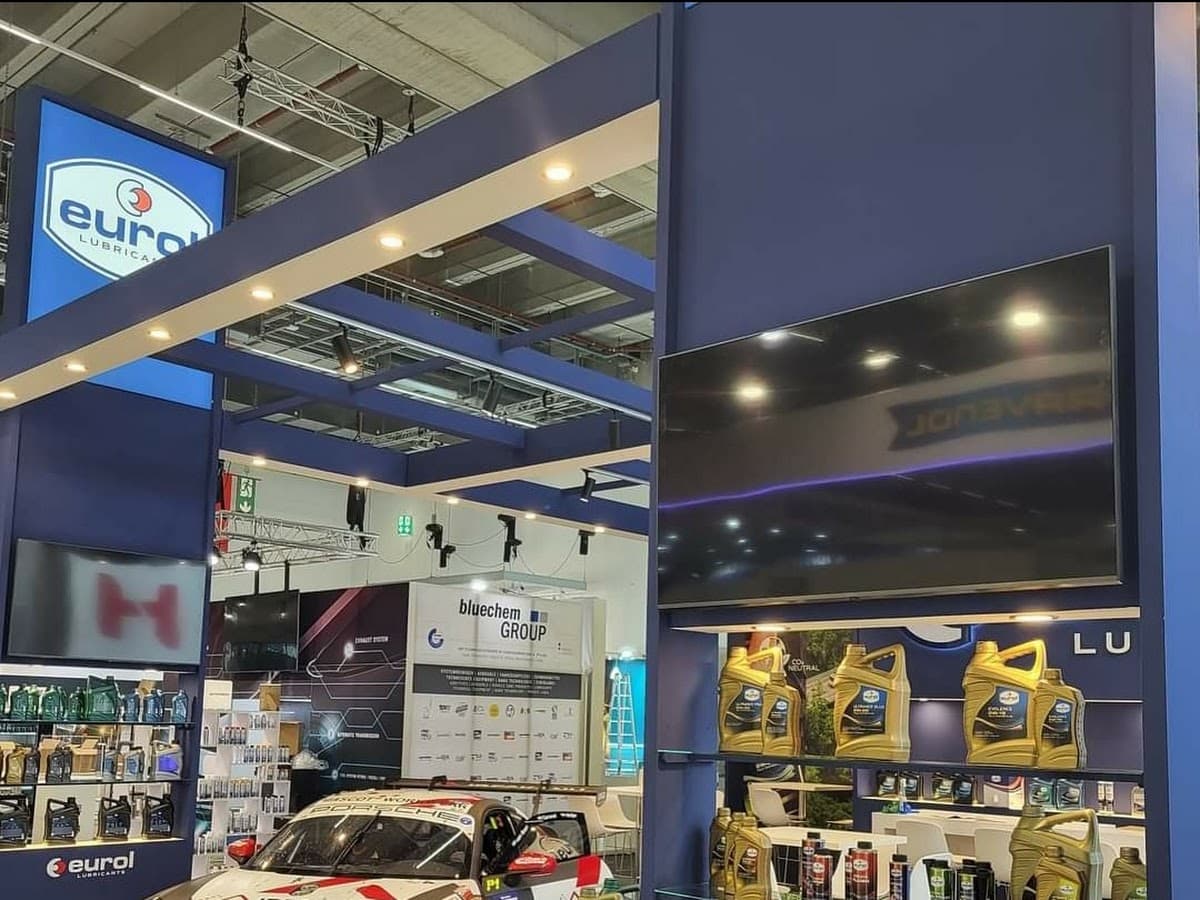 Internacional autorepuestos — foto