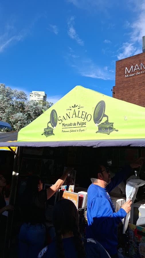 Mercado De Las Pulgas De San Alejo — foto