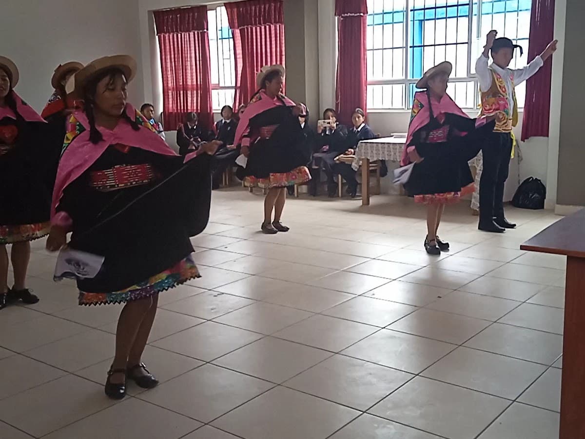Colegio Particular Femenino Religioso "María Reyna" — foto