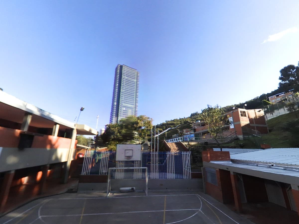 Institución Educativa Distrital Agustín Fernández — foto