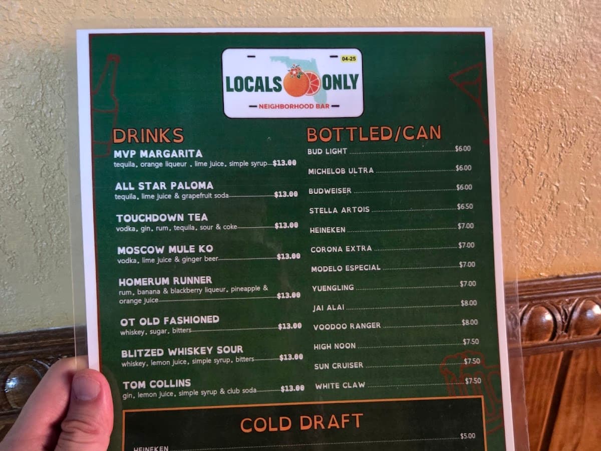 Locals Only Lounge — foto