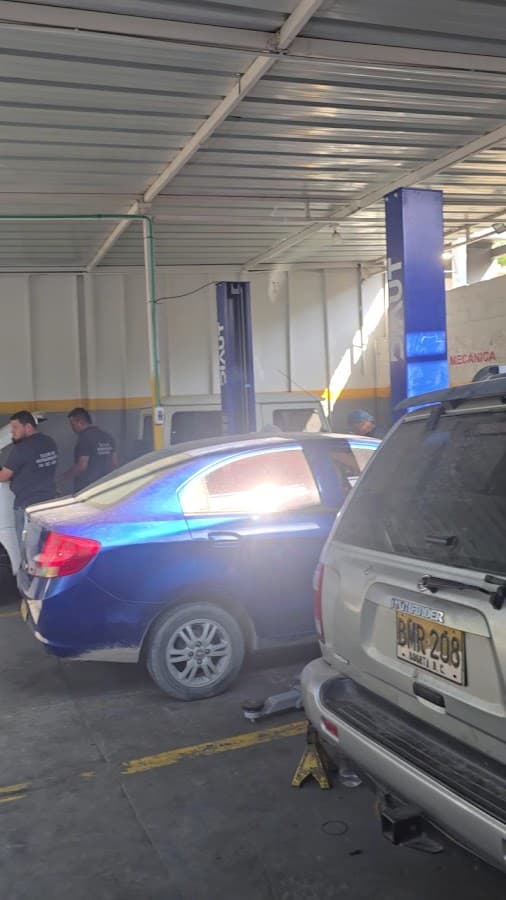 Taller JB | Taller Automotriz | Serviteca | Latonería y Pintura | Taller Mecánico en Santa Marta — foto