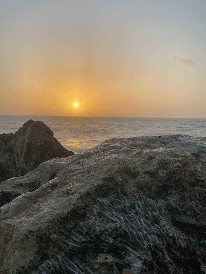 Mirador natural hacia el mar — foto