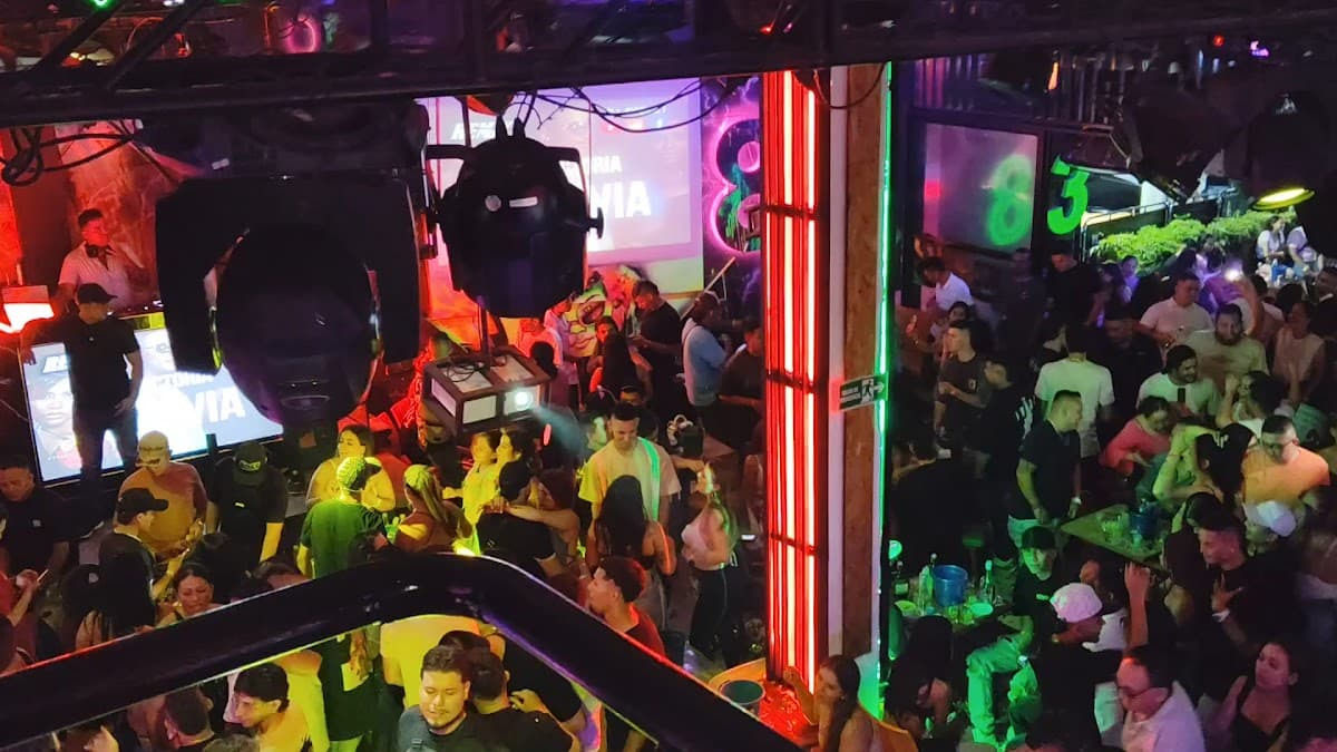Estanco Bar la 83 — foto