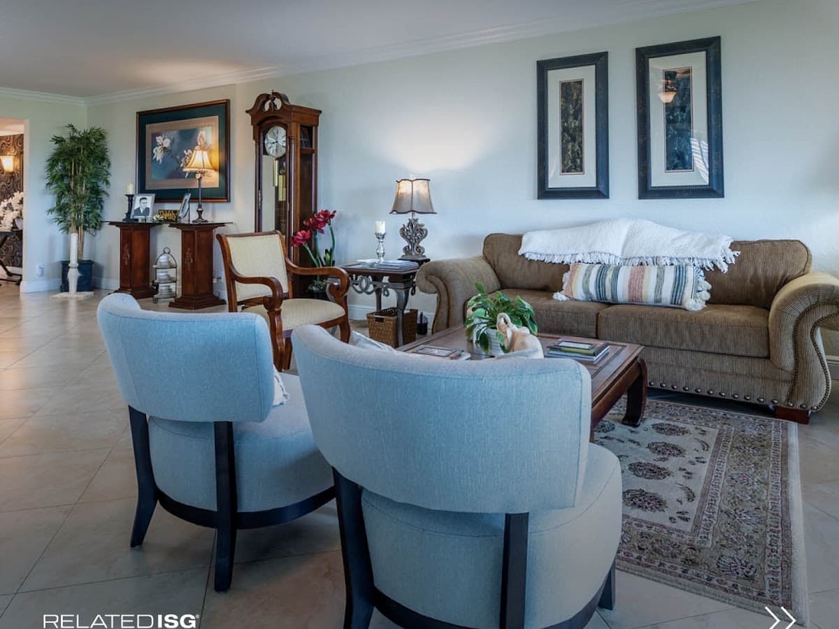 Yilena Mendoza | Real Estate 55+ en Miami — foto