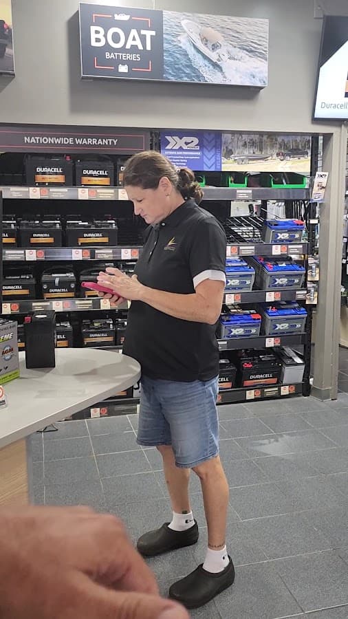 Batteries Plus — foto