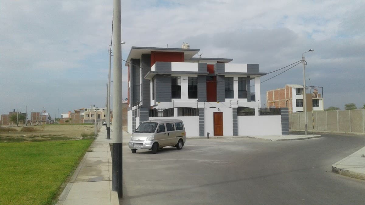 Casas y Terrenos en Piura
