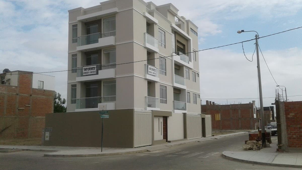 Casas y Terrenos en Piura — foto
