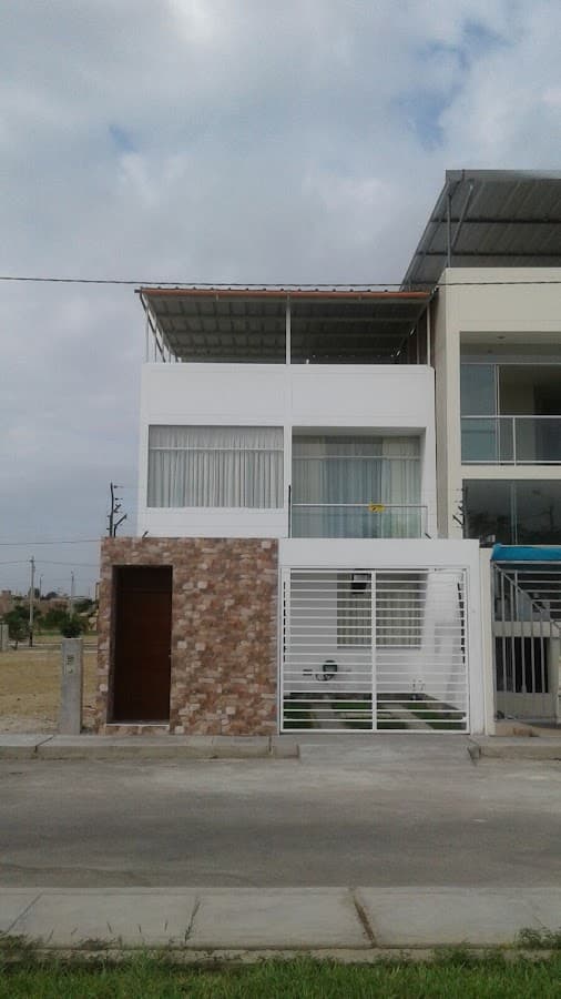Casas y Terrenos en Piura — foto