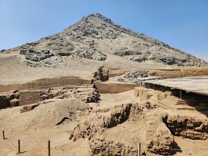 La Huaca de la Luna
