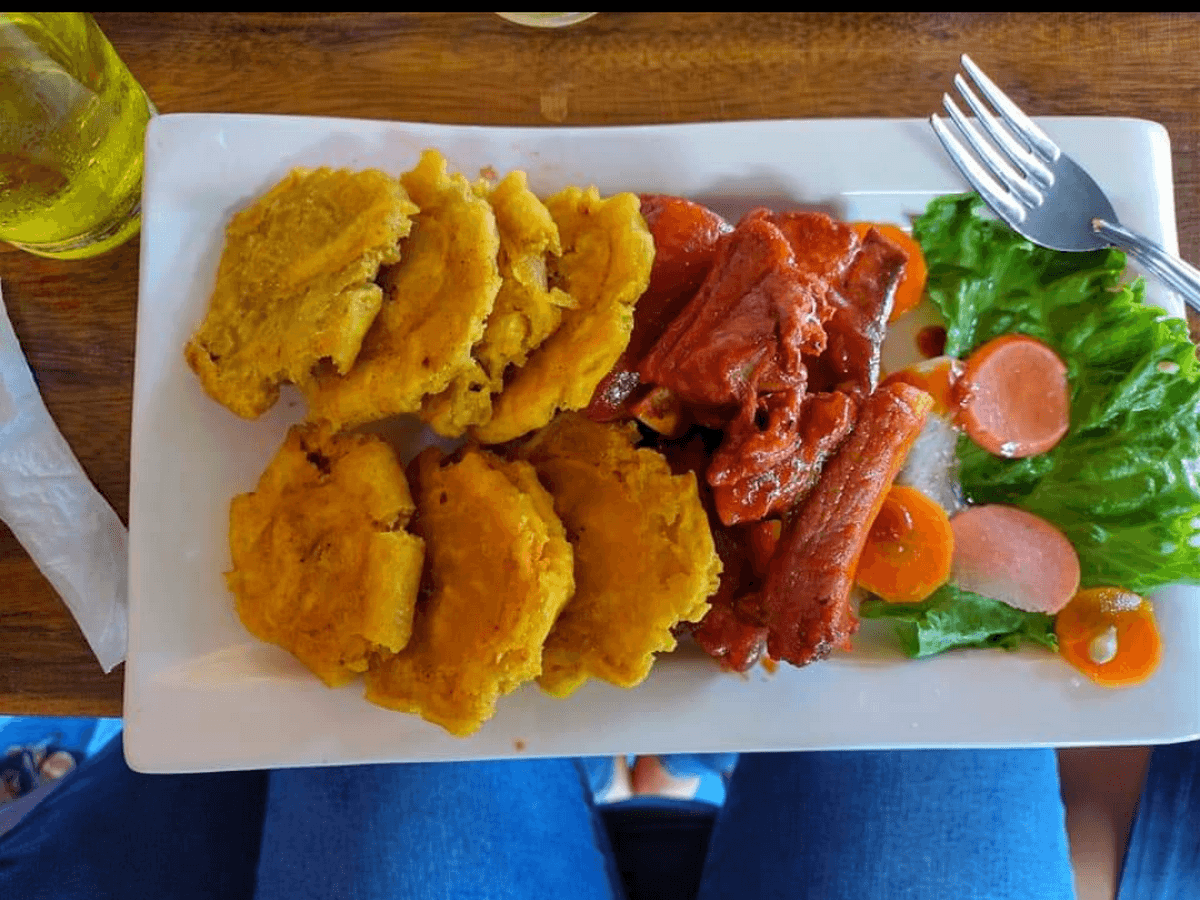 MUYUNA'S RESTO -BAR — foto