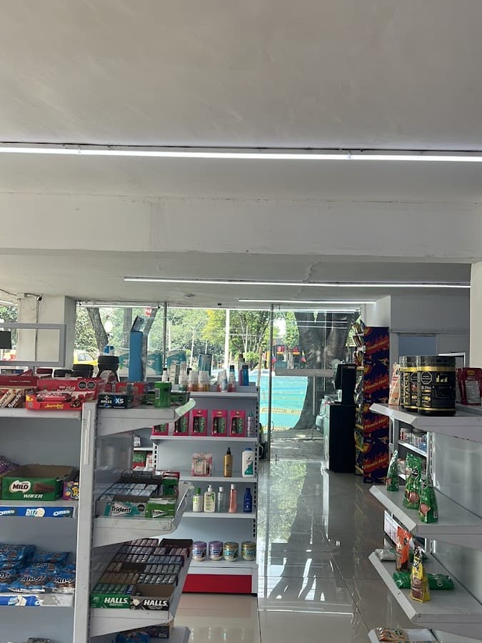 Superfarma droguerias y minimarkets — foto